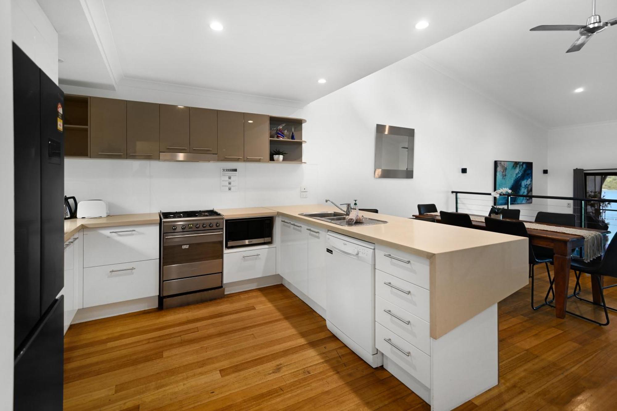 Apartment Shorelines Hamilton Island