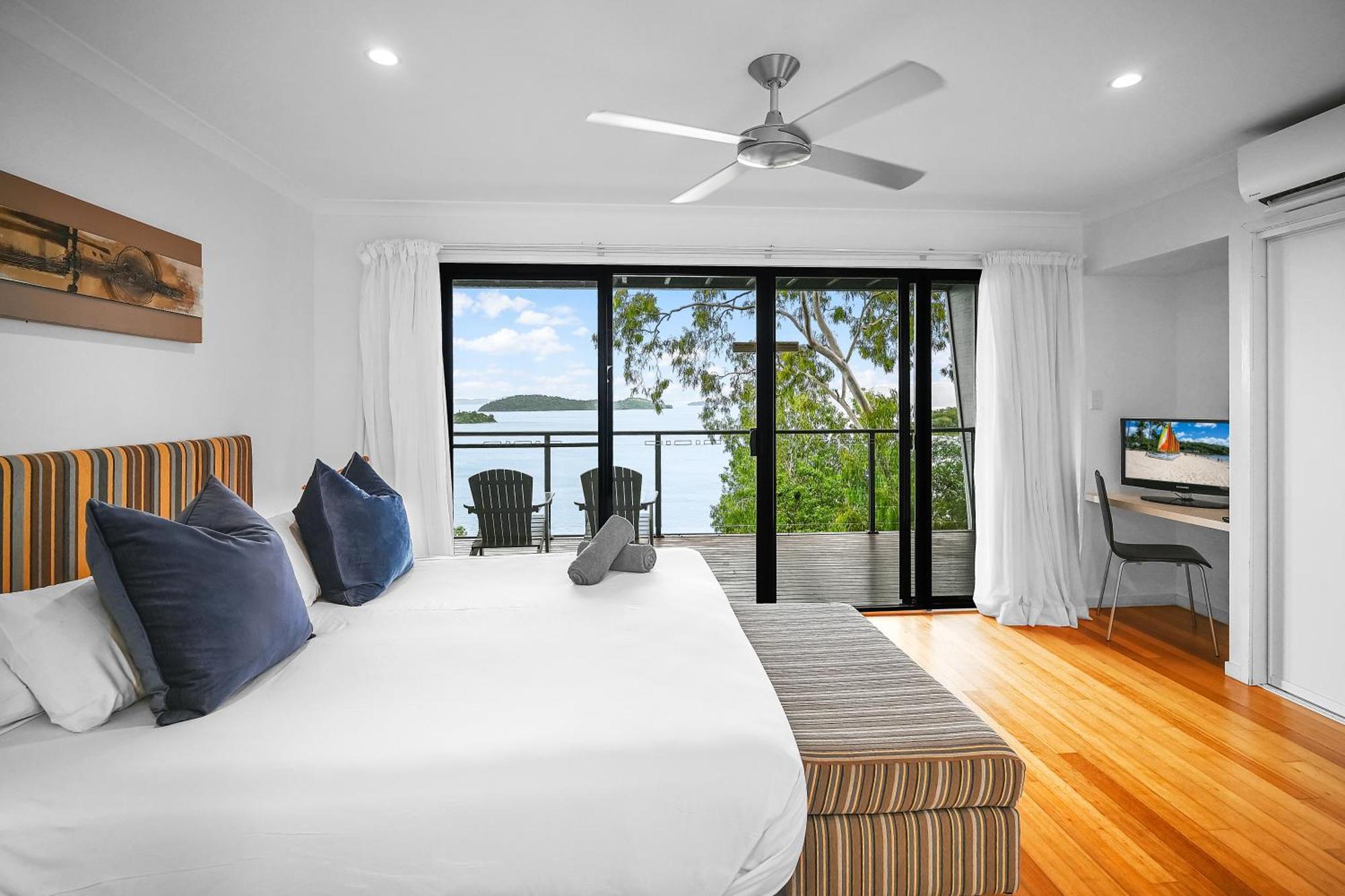 Apartment Shorelines *